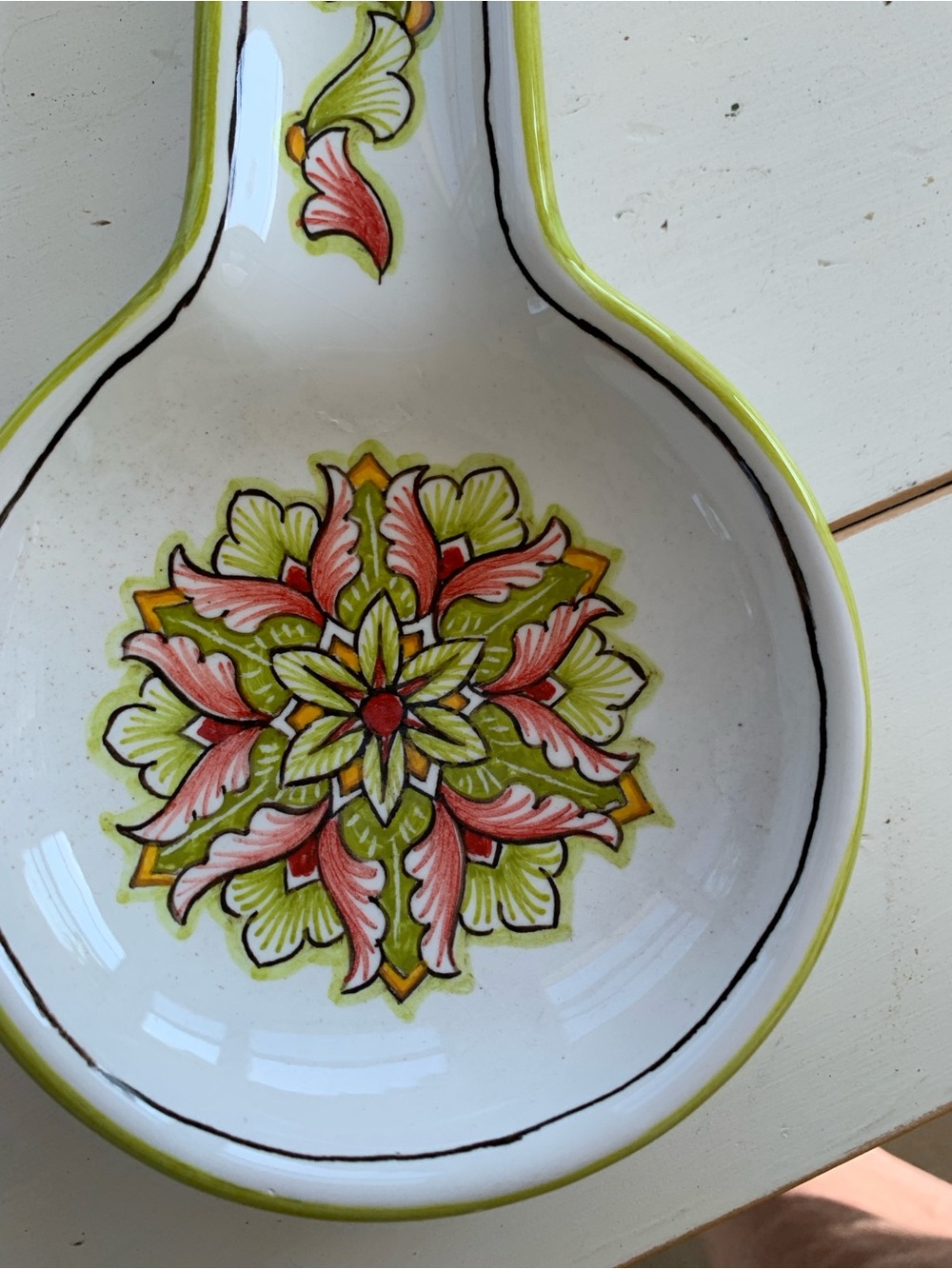 Pascal Ravello hand-Painted Ceramic Spoon Rest - Picture 3 of 4